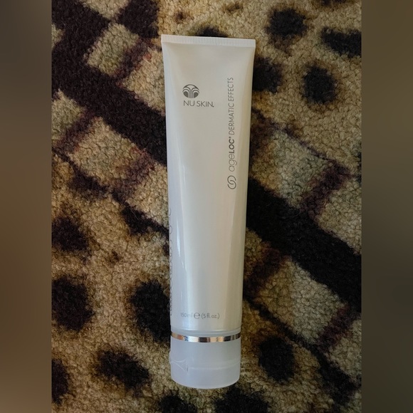 NUSKIN AGELOC HONEY & HIBISCUS CELLULITE LOTION 💋 Lot of 2 tubes - Picture 2 of 7